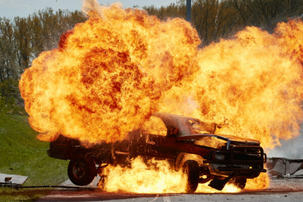 Alarm fuer Cobra 11
Anna Engelhardt (Charlotte Schwab), Jonas Lenz (Christian Hockenbrink)
Engelhardt und Lenz fliegen auf der Autobahn ein und versuchen die Unterhändler zu retten.